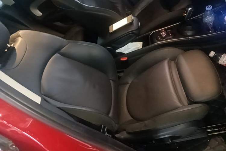 Used MINI Countryman 2019 1.5T COOPER ALL4 Artist Weekend Travel Edition Right Front Seat