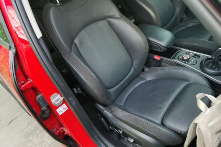Used MINI Countryman 2019 1.5T COOPER ALL4 Artist Weekend Travel Edition Right Front Seat