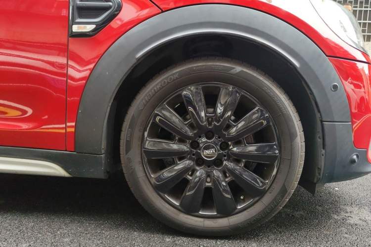Used MINI Countryman 2019 1.5T COOPER Artist Weekend Travel Edition Right Front Wheel Hub