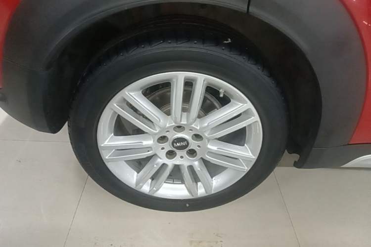Used MINI Countryman 2019 1.5T COOPER ALL4 Artist Weekend Travel Edition Right Rear Wheel Hub