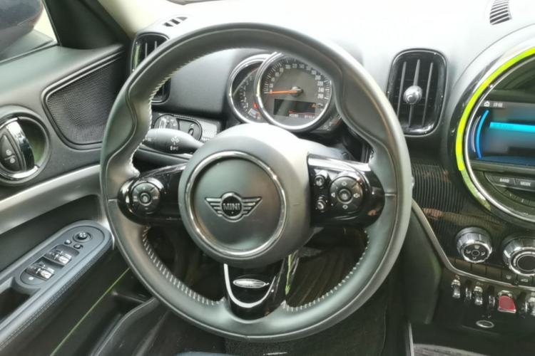 Used MINI Countryman 2019 1.5T COOPER ALL4 Artist Weekend Travel Edition Steering Wheel