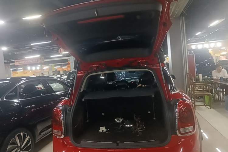 Used MINI Countryman 2019 1.5T COOPER ALL4 Artist Weekend Travel Edition Trunk