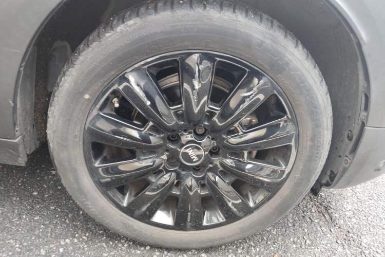 Used MINI Countryman 2019 1.5T COOPER ALL4 Artist Weekend Travel Edition Right Front Wheel Hub