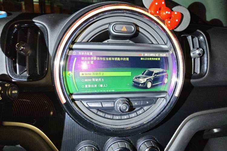 Used MINI Countryman 2019 2.0T COOPER S ALL4 Artist Audio And AC Panel