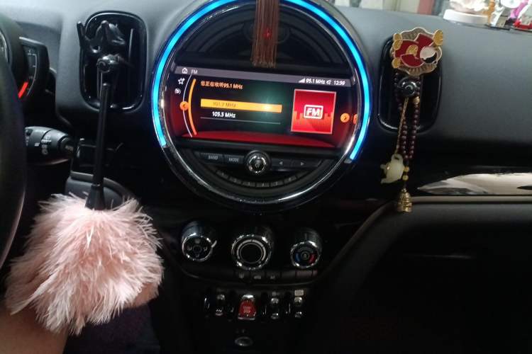 Used MINI Countryman 2019 1.5T COOPER ALL4 Classic Weekend Travel Edition Audio And AC Panel