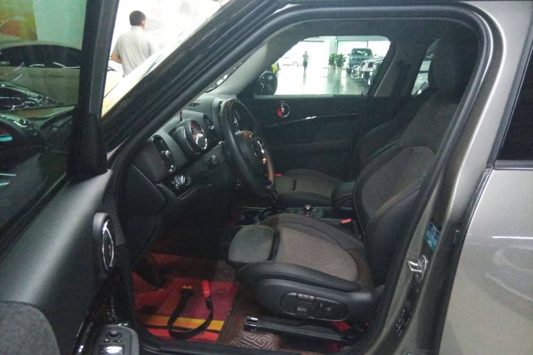 Used MINI Countryman 2019 1.5T COOPER ALL4 Classic Weekend Travel Edition Driver Seat