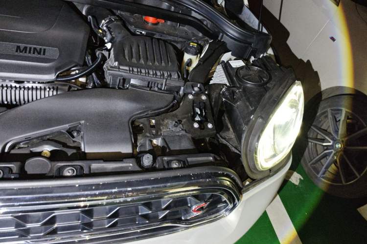 Used MINI Countryman 2019 2.0T COOPER S ALL4 Artist Engine Bay Left