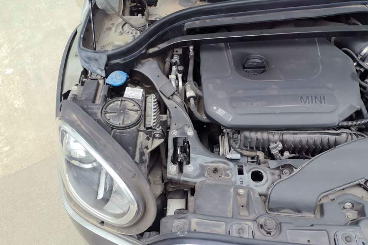 Used MINI Countryman 2019 1.5T COOPER ALL4 Artist Weekend Travel Edition Engine Bay Right