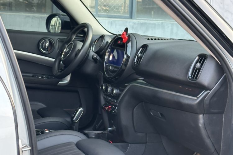 Used MINI Countryman 2019 2.0T COOPER S ALL4 Artist Interior 12