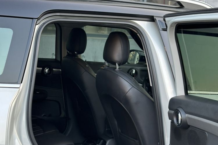 Used MINI Countryman 2019 2.0T COOPER S ALL4 Artist Interior 13