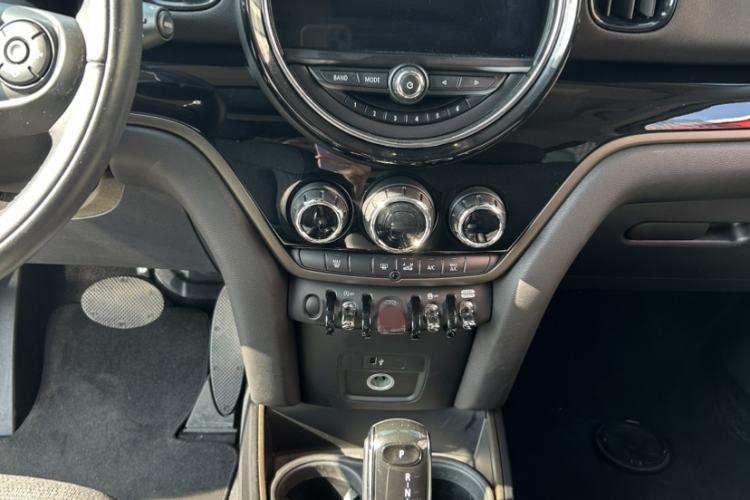 Used MINI Countryman 2019 2.0T COOPER S ALL4 Classic Edition Interior 2