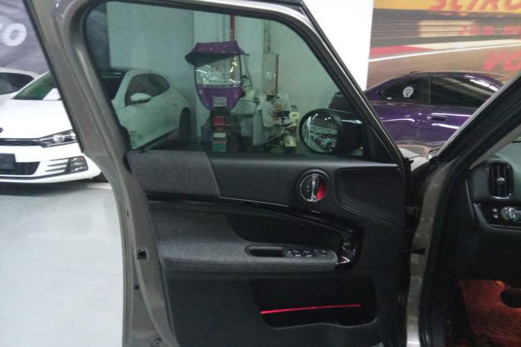 Used MINI Countryman 2019 1.5T COOPER ALL4 Classic Weekend Travel Edition Left Front Door Interior