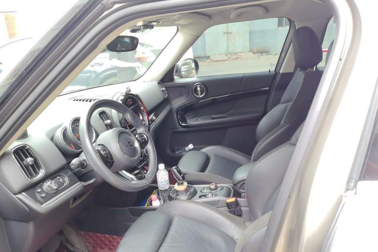 Used MINI Countryman 2019 1.5T COOPER ALL4 Artist Weekend Travel Edition Left Front Seat