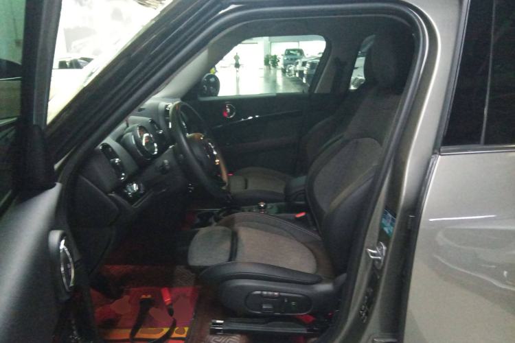 Used MINI Countryman 2019 1.5T COOPER ALL4 Classic Weekend Travel Edition Left Front Seat