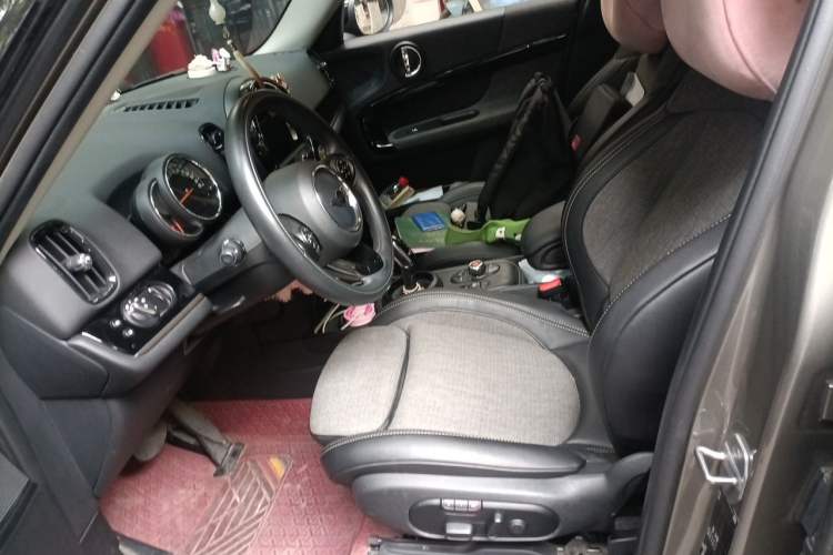 Used MINI Countryman 2019 1.5T COOPER ALL4 Classic Weekend Travel Edition Left Front Seat