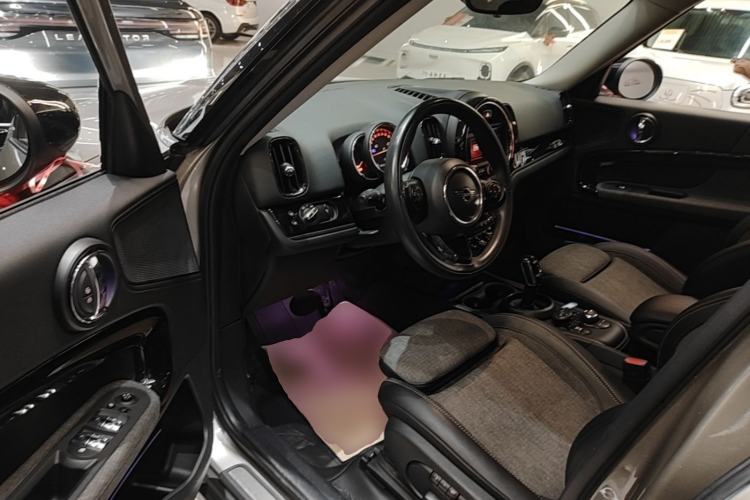 Used MINI Countryman 2019 1.5T COOPER ALL4 Classic Weekend Travel Edition Left Front Seat