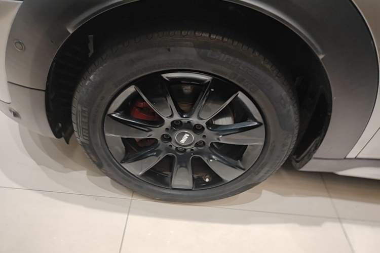 Used MINI Countryman 2019 1.5T COOPER ALL4 Classic Weekend Travel Edition Left Front Wheel Hub