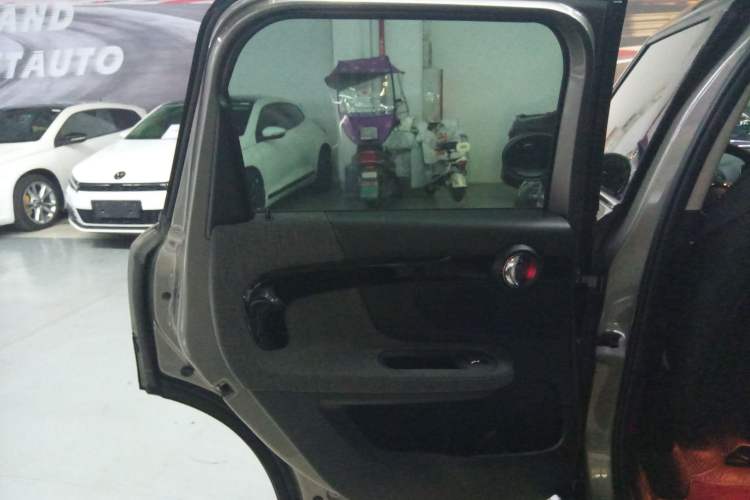 Used MINI Countryman 2019 1.5T COOPER ALL4 Classic Weekend Travel Edition Left Rear Door Interior