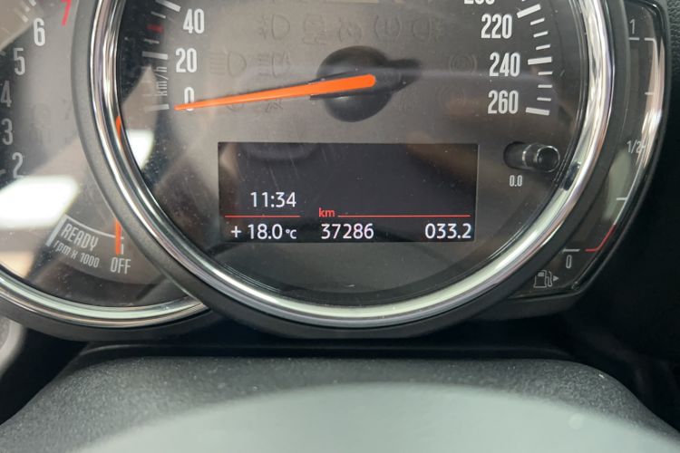 Used MINI Countryman 2019 2.0T COOPER S ALL4 Classic Edition Odometer Close Up