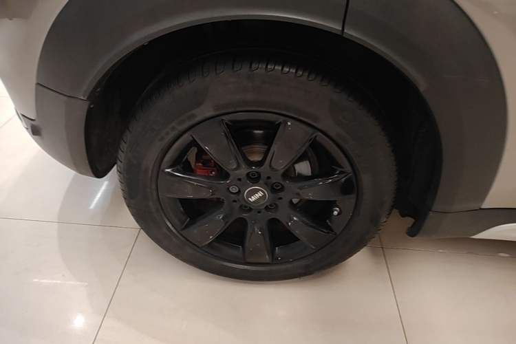 Used MINI Countryman 2019 1.5T COOPER ALL4 Classic Weekend Travel Edition Right Rear Wheel Hub