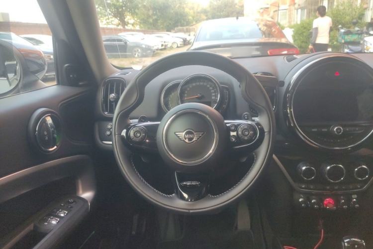 Used MINI Countryman 2019 2.0T COOPER S ALL4 Artist Steering Wheel