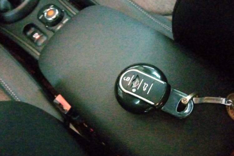Used MINI Countryman 2019 1.5T COOPER ALL4 Classic Weekend Travel Edition Vehicle Key