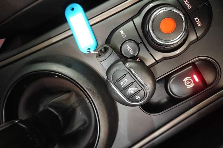 Used MINI Countryman 2019 1.5T COOPER ALL4 Classic Weekend Travel Edition Vehicle Key