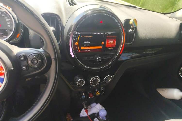 Used MINI Countryman 2019 1.5T COOPER Classic Weekend Edition Audio And AC Panel