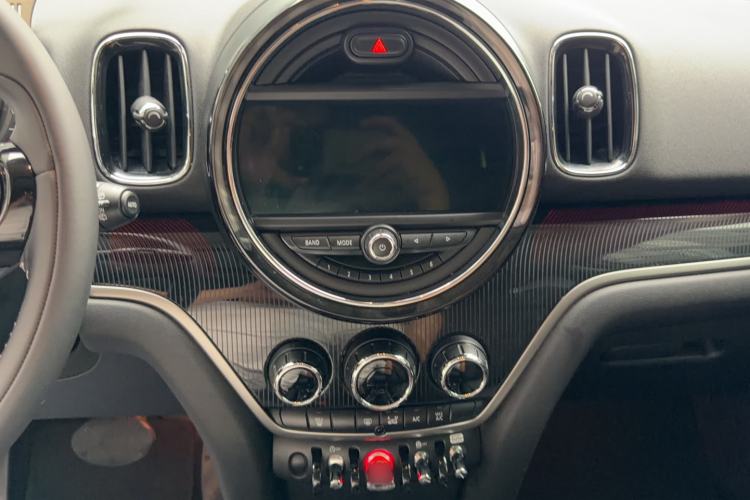 Used MINI Countryman 2019 1.5T COOPER Artist Weekend Travel Edition Audio And AC Panel