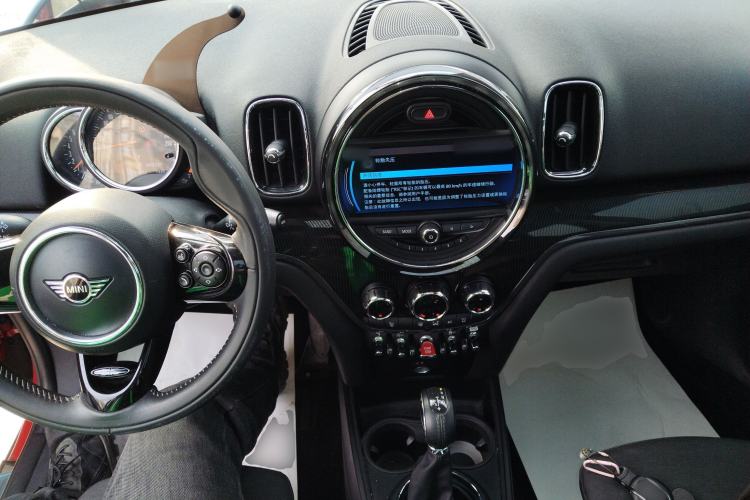 Used MINI Countryman 2019 1.5T COOPER Artist Weekend Travel Edition Center Console