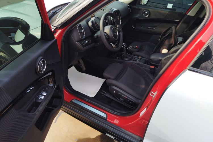 Used MINI Countryman 2019 1.5T COOPER Artist Weekend Travel Edition Driver Seat