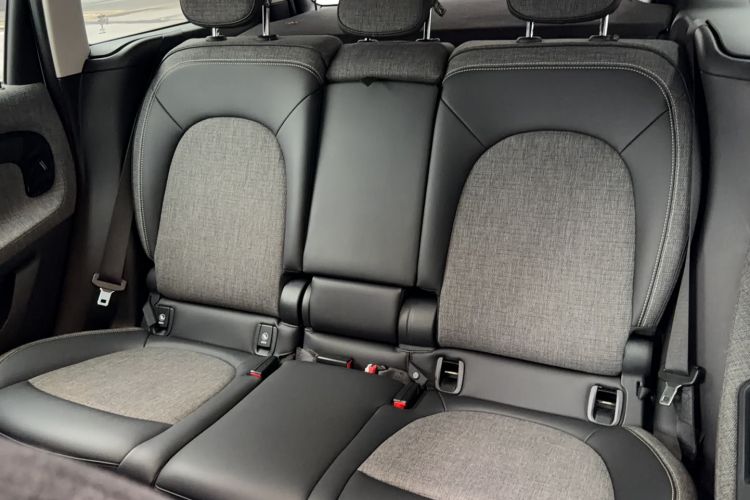 Used MINI Countryman 2019 1.5T COOPER Artist Weekend Travel Edition Interior 2