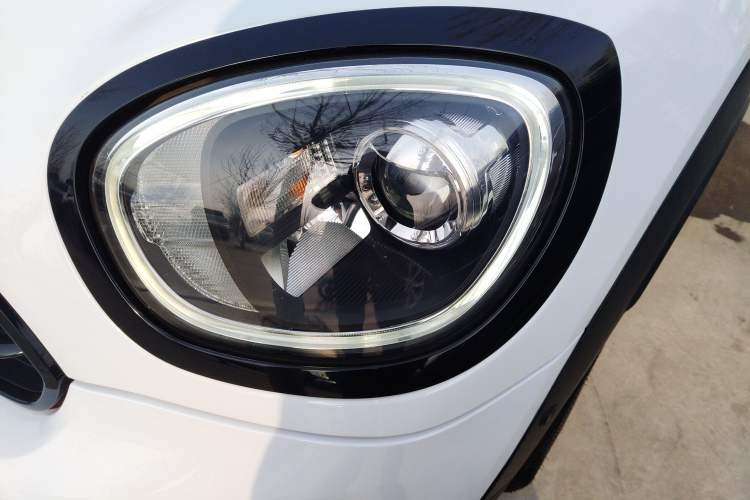 Used MINI Countryman 2019 1.5T COOPER Artist Weekend Travel Edition Left Front Headlight