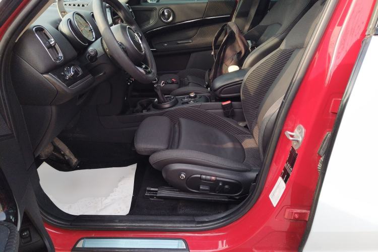 Used MINI Countryman 2019 1.5T COOPER Artist Weekend Travel Edition Left Front Seat