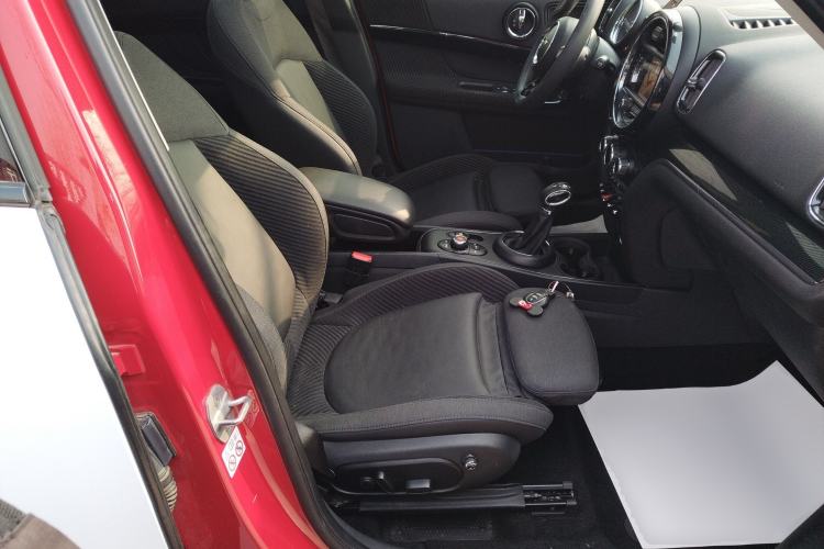 Used MINI Countryman 2019 1.5T COOPER Artist Weekend Travel Edition Right Front Seat