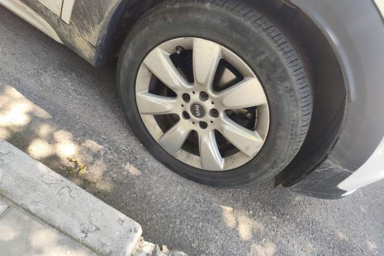 Used MINI Countryman 2019 1.5T COOPER Classic Weekend Edition Right Front Wheel Hub