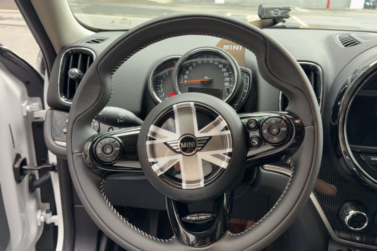 Used MINI Countryman 2019 1.5T COOPER Artist Weekend Travel Edition Steering Wheel