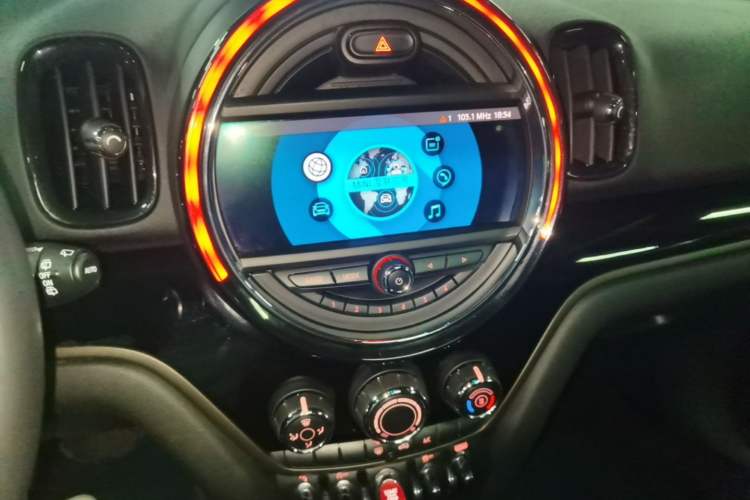 Used MINI Countryman 2020 1.5T COOPER ALL4 Audio And AC Panel