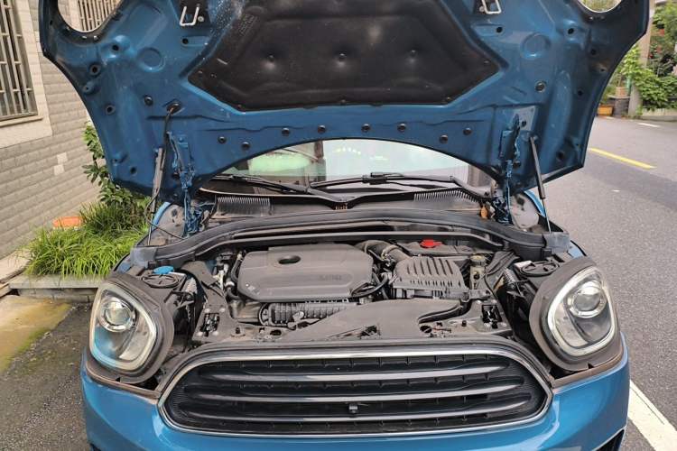 Used MINI Countryman 2020 1.5T COOPER ALL4 Engine Bay