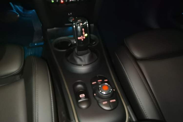 Used MINI Countryman 2020 1.5T COOPER ALL4 Gear Lever