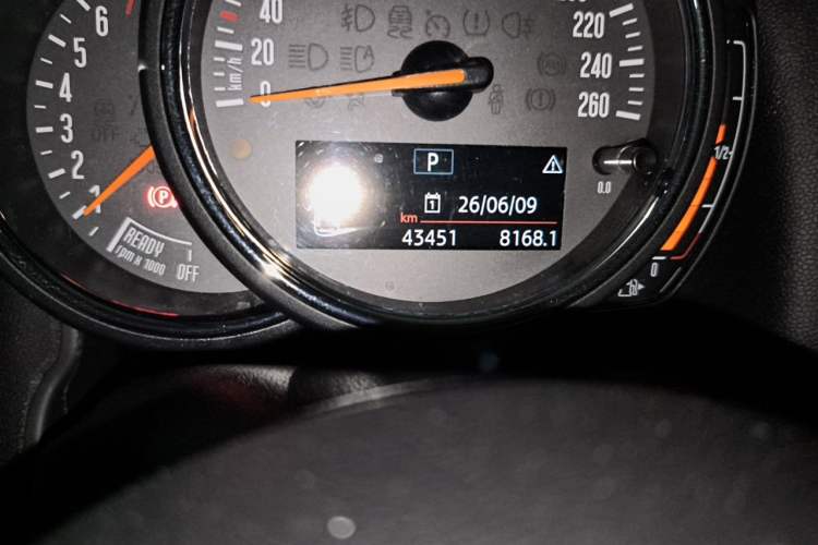 Used MINI Countryman 2020 1.5T COOPER ALL4 Odometer Close Up