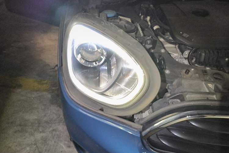 Used MINI Countryman 2020 1.5T COOPER ALL4 Right Front Headlight