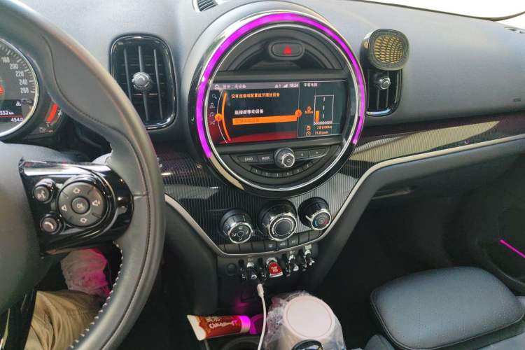 Used MINI Countryman 2020 1.5T COOPER ALL4 Connoisseur Audio And AC Panel
