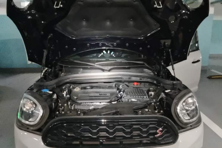 Used MINI Countryman 2020 2.0T COOPER S ALL4 Polar Edition Engine Bay