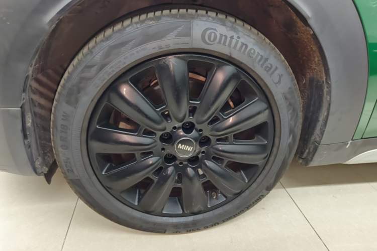 Used MINI Countryman 2020 2.0T COOPER S Left Front Wheel Hub