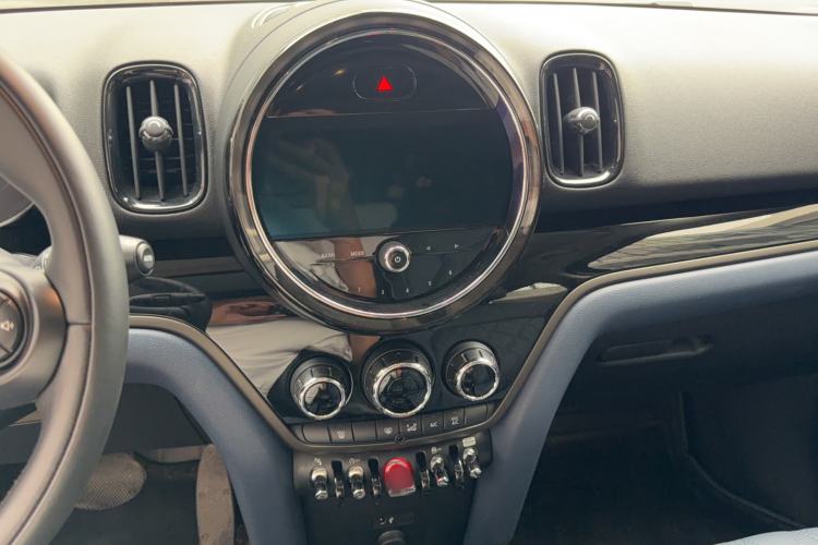 Used MINI Countryman 2021 1.5T COOPER Connoisseur Audio And AC Panel