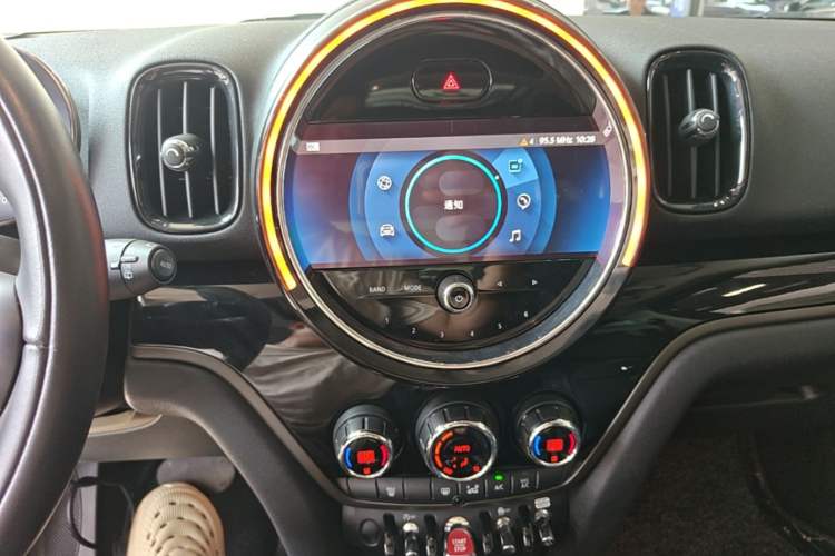 Used MINI Countryman 2021 1.5T COOPER ALL4 Connoisseur Audio And AC Panel
