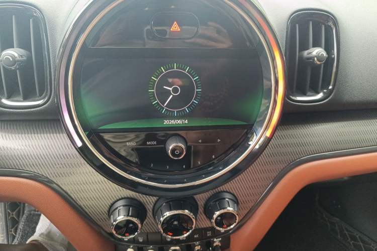 Used MINI Countryman 2021 2.0T COOPER S ALL4 Laguna Blue Limited Edition Audio And AC Panel