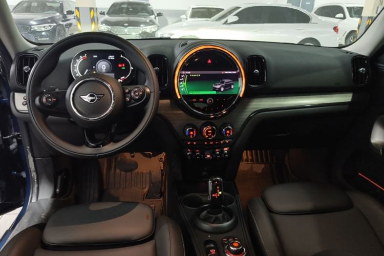 Used MINI Countryman 2021 1.5T COOPER ALL4 Laguna Blue Limited Edition Center Console