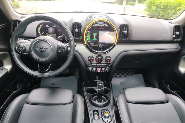 Used MINI Countryman 2021 1.5T COOPER ALL4 Laguna Blue Limited Edition Center Console